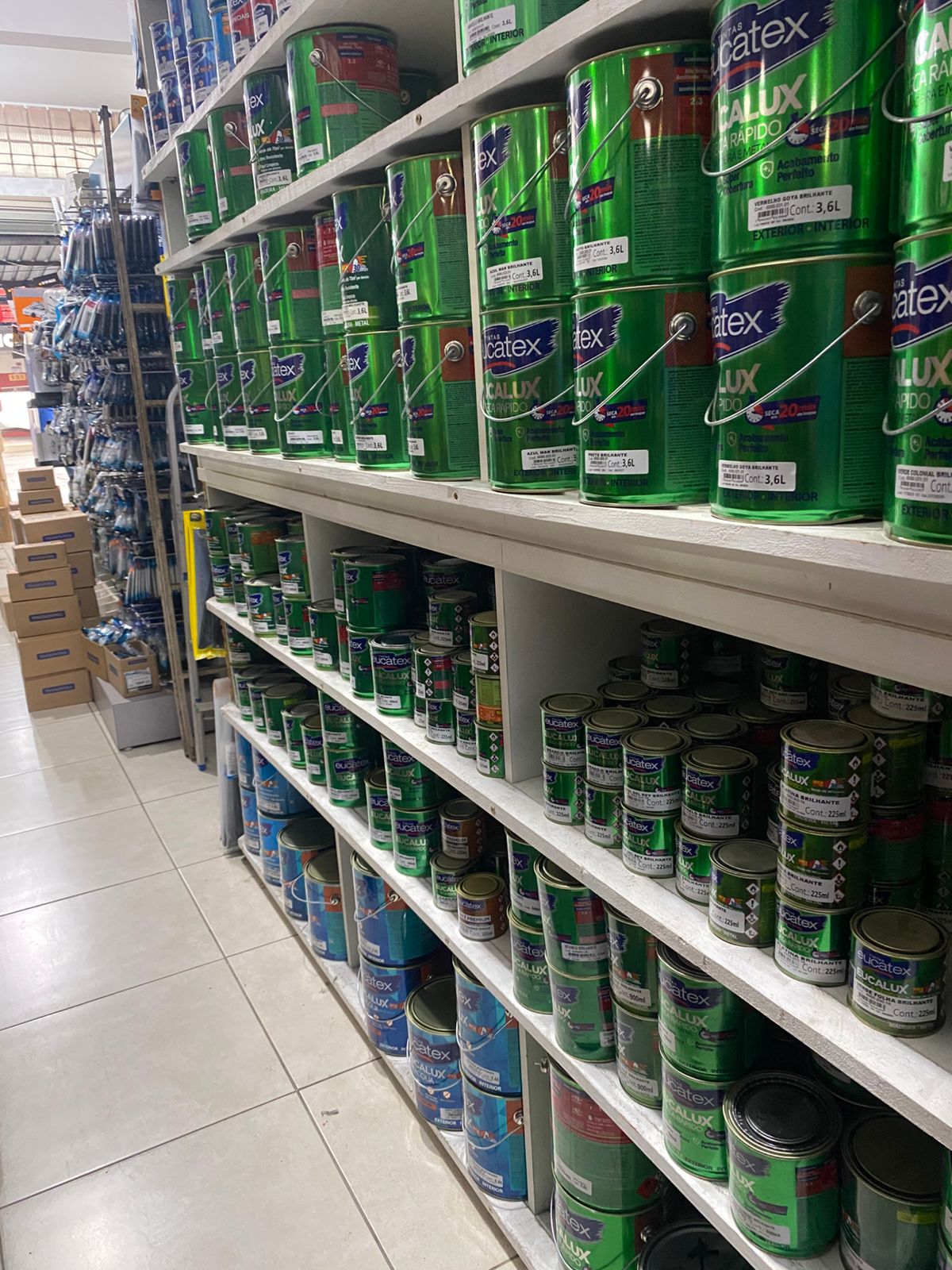 Seção de tintas - Eucatex, Eucalux